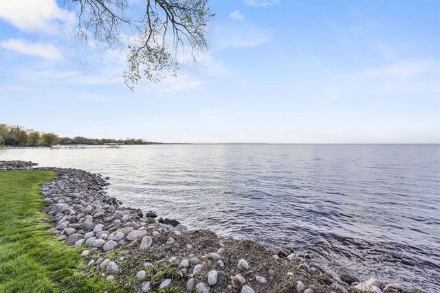 5100 STREICH LANE, Oshkosh, WI 54902