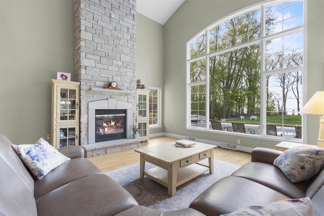 5100 STREICH LANE, Oshkosh, WI 54902