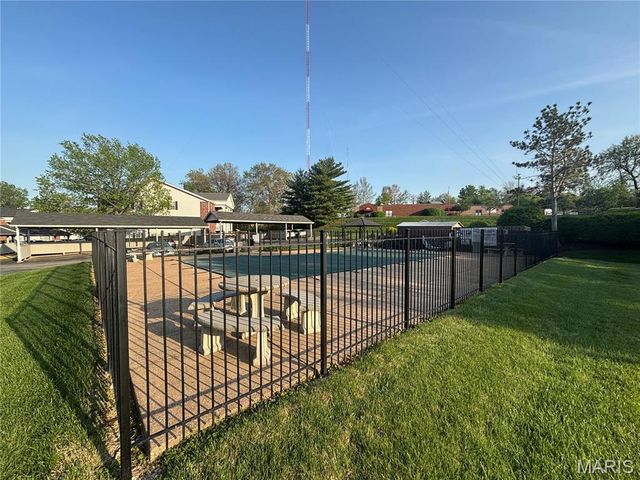 7409 Triwoods Drive I, St Louis, MO 63119