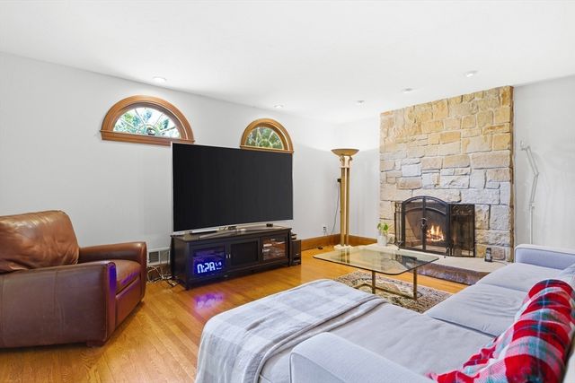 501 Canton St, Westwood, MA 02090