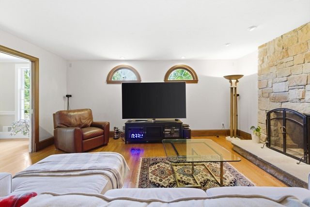 501 Canton St, Westwood, MA 02090