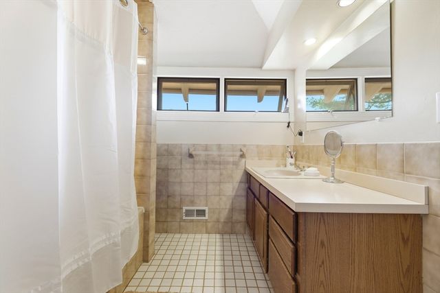 501 Canton St, Westwood, MA 02090