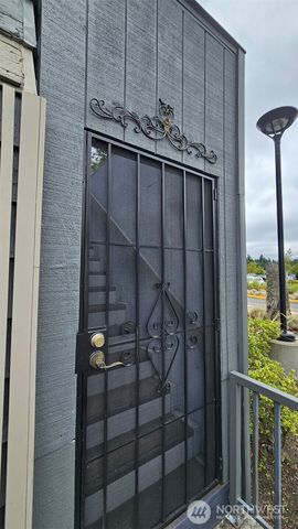 19832 Highway 99, Lynnwood, WA 98036