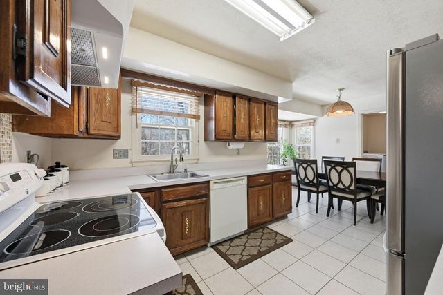 11844 DINWIDDIE DR, Rockville, MD 20852