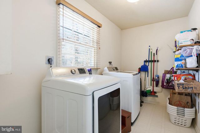 11844 DINWIDDIE DR, Rockville, MD 20852