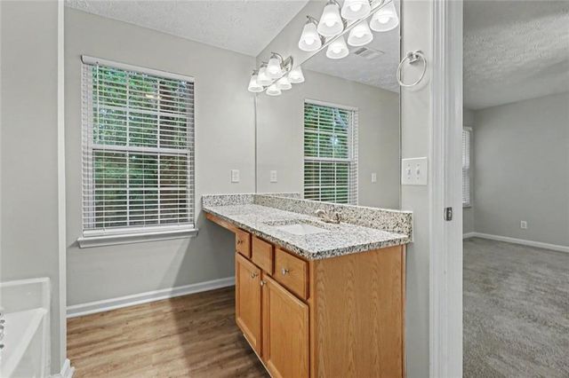 411 Crested View Drive, Loganville, GA 30052