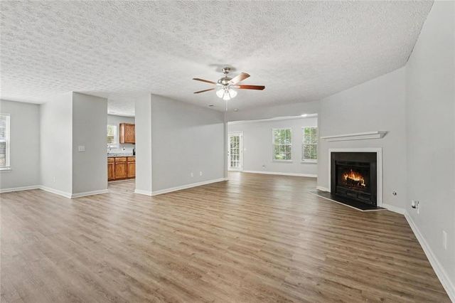 411 Crested View Drive, Loganville, GA 30052