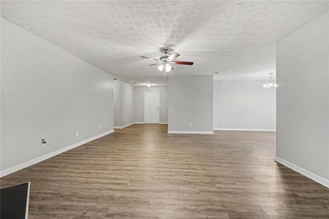 411 Crested View Drive, Loganville, GA 30052