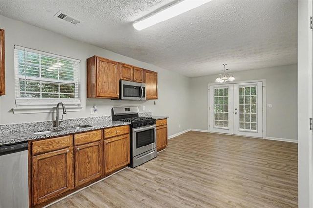 411 Crested View Drive, Loganville, GA 30052