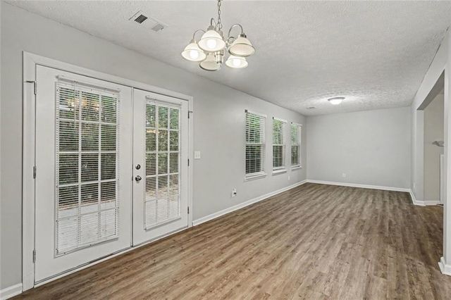 411 Crested View Drive, Loganville, GA 30052