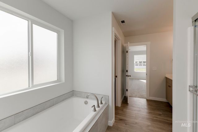 6638 S Warm Lake Ave, Meridian, ID 83642