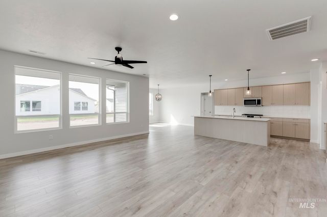 6638 S Warm Lake Ave, Meridian, ID 83642