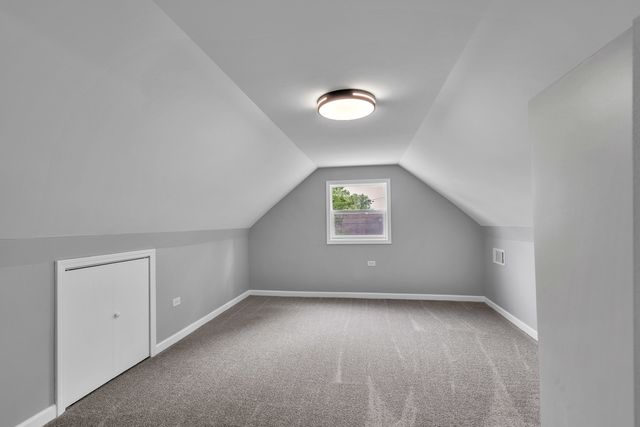 5707 W 82nd Place, Burbank, IL 60459