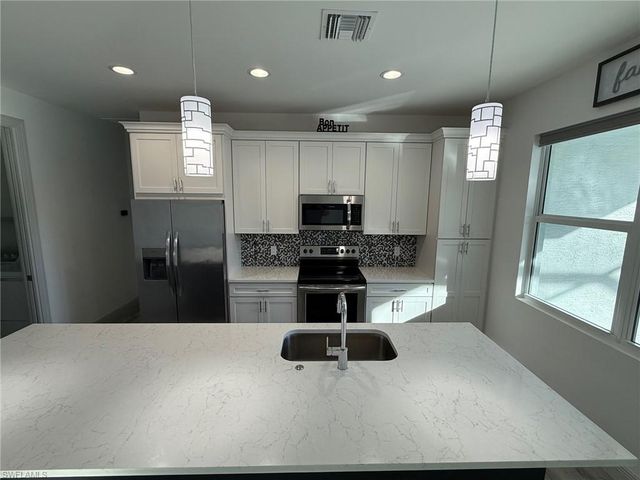 4627 Agualinda BLVD, Cape Coral, FL 33914