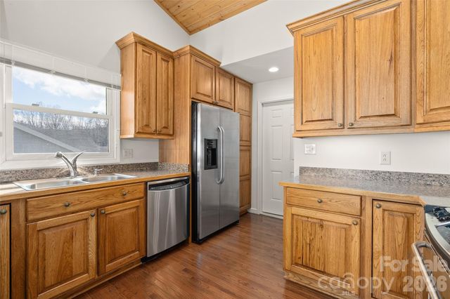 100 Meadowind Court, Waynesville, NC 28786