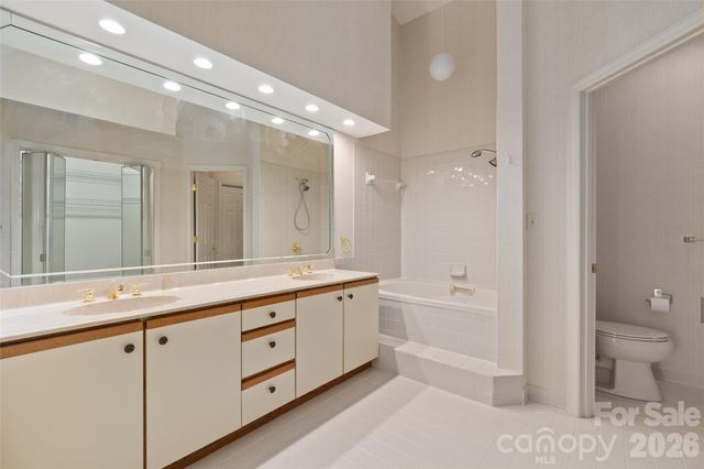 100 Meadowind Court, Waynesville, NC 28786