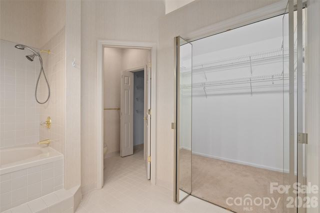 100 Meadowind Court, Waynesville, NC 28786