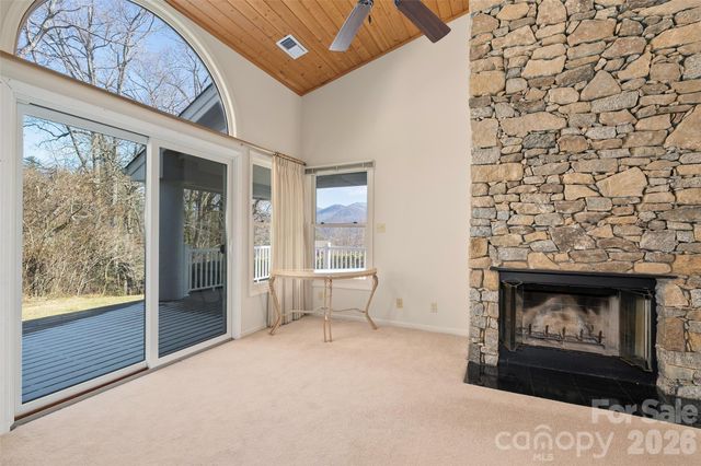 100 Meadowind Court, Waynesville, NC 28786