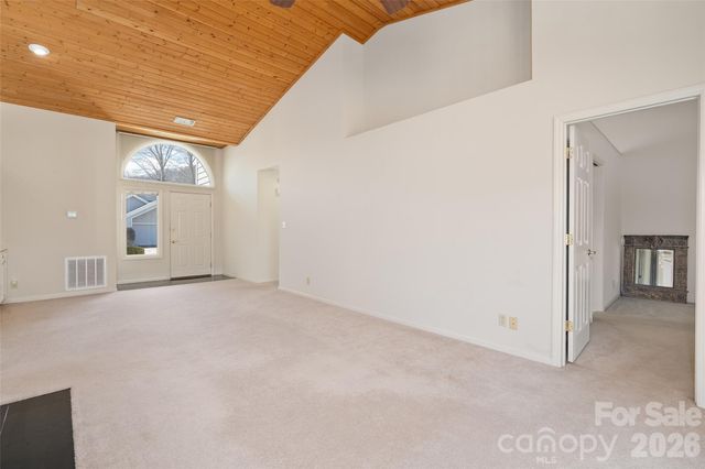 100 Meadowind Court, Waynesville, NC 28786