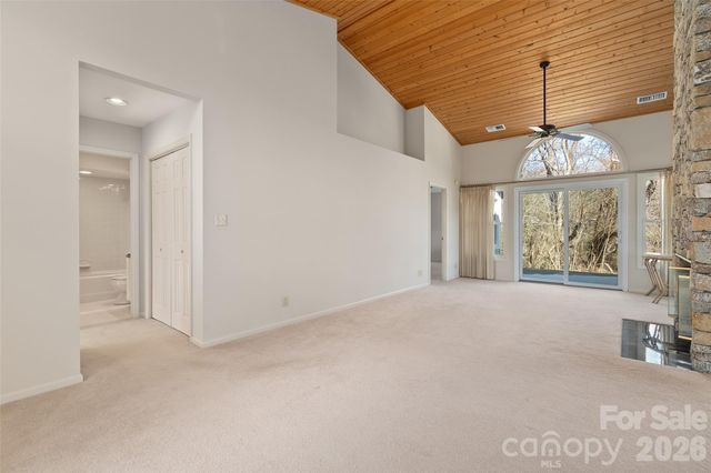 100 Meadowind Court, Waynesville, NC 28786