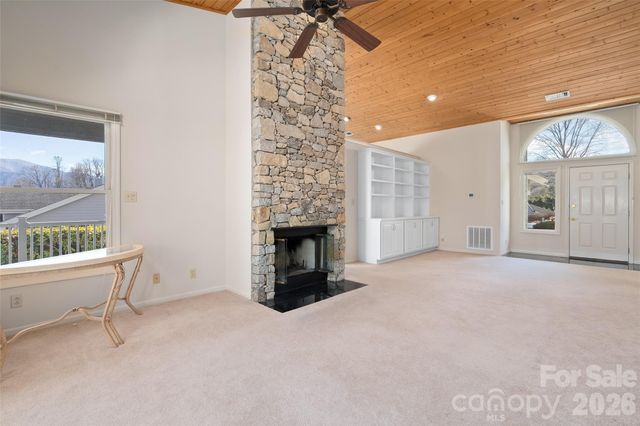 100 Meadowind Court, Waynesville, NC 28786