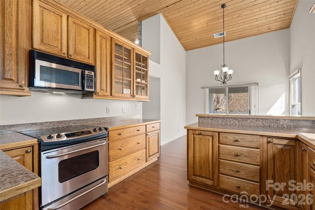 100 Meadowind Court, Waynesville, NC 28786