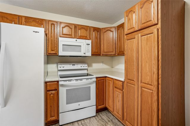 400 S 8th Court 16, Indianola, IA 50125