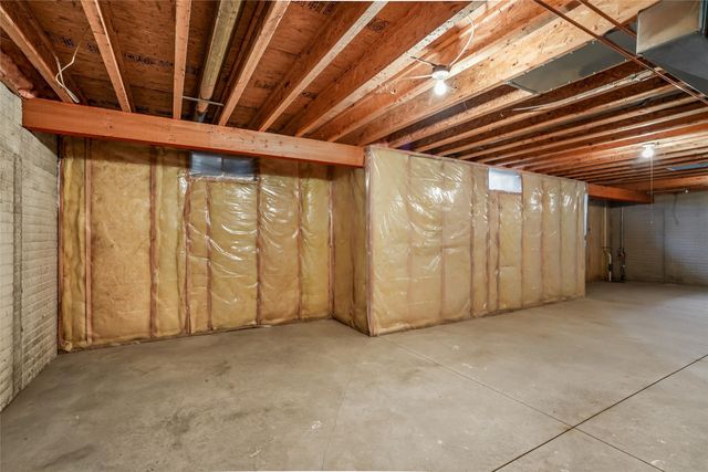 400 S 8th Court 16, Indianola, IA 50125