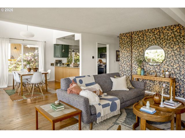 11543 Se FLAVEL St, Portland, OR 97266