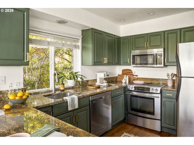 11543 Se FLAVEL St, Portland, OR 97266