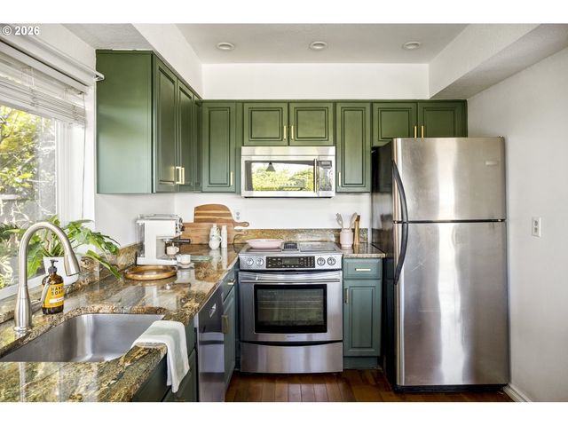 11543 Se FLAVEL St, Portland, OR 97266