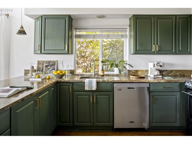 11543 Se FLAVEL St, Portland, OR 97266