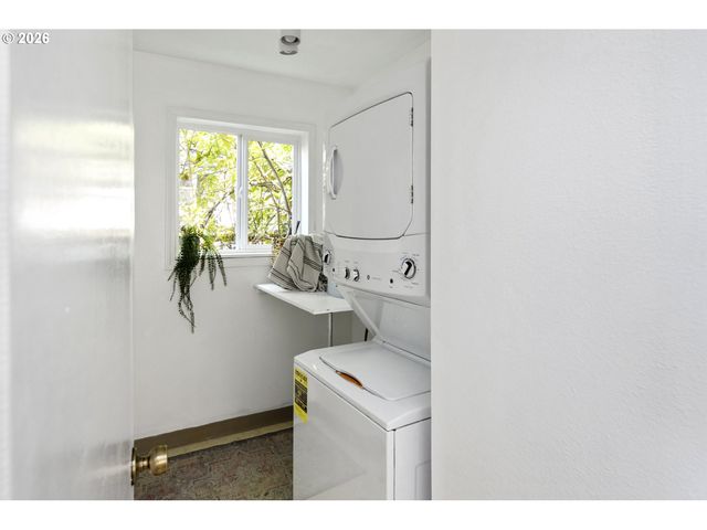 11543 Se FLAVEL St, Portland, OR 97266