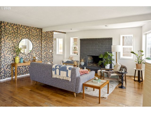 11543 Se FLAVEL St, Portland, OR 97266