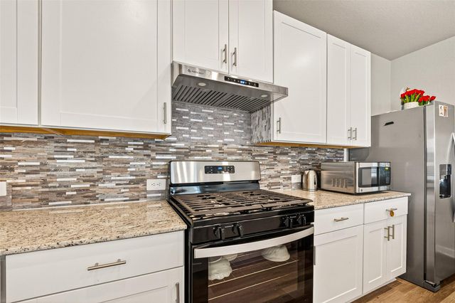3615 Zilker Ln, Texas City, TX 77591
