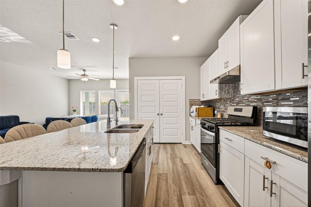 3615 Zilker Ln, Texas City, TX 77591
