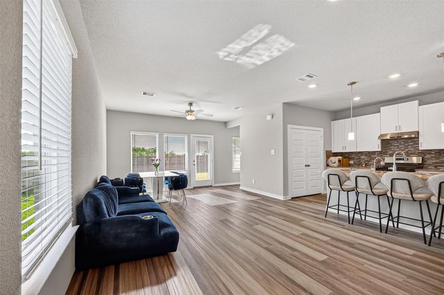 3615 Zilker Ln, Texas City, TX 77591