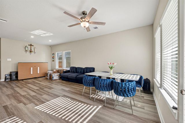 3615 Zilker Ln, Texas City, TX 77591