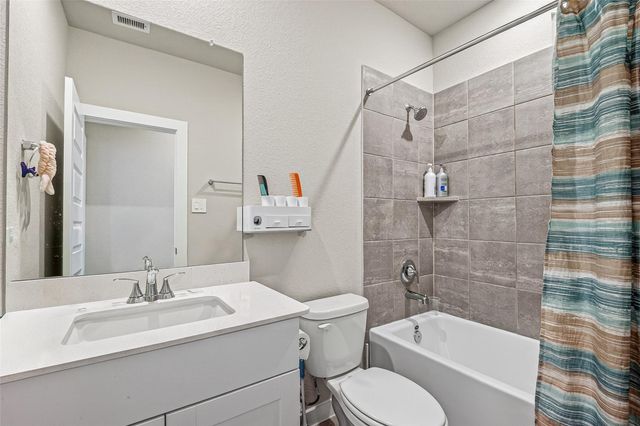 3615 Zilker Ln, Texas City, TX 77591