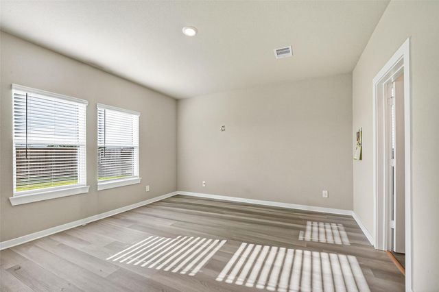 3615 Zilker Ln, Texas City, TX 77591