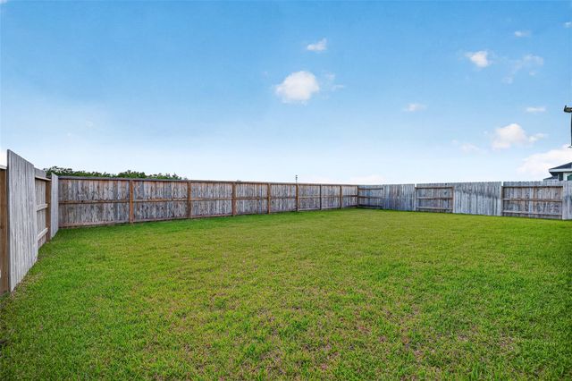 3615 Zilker Ln, Texas City, TX 77591