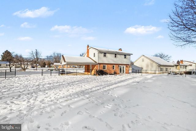 915 FORGE ROAD, Carlisle, PA 17015