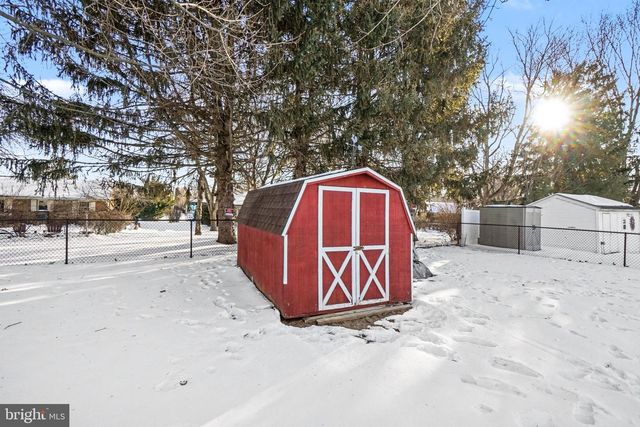 915 FORGE ROAD, Carlisle, PA 17015