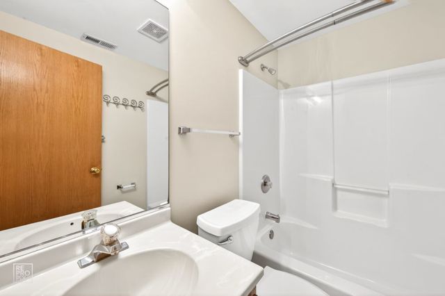 814 Bruce Robert Lane, Hampshire, IL 60140