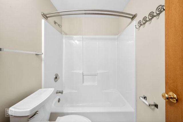 814 Bruce Robert Lane, Hampshire, IL 60140