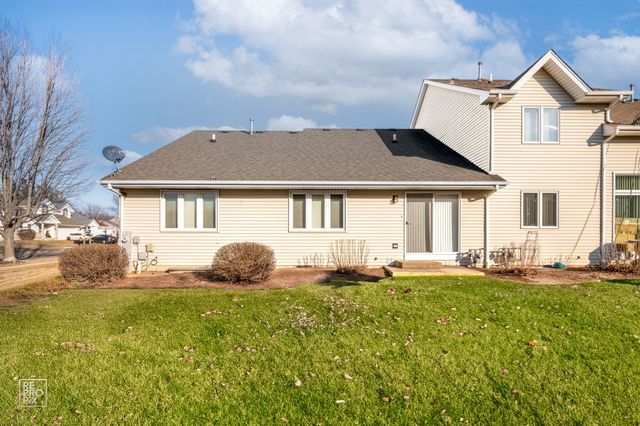 814 Bruce Robert Lane, Hampshire, IL 60140