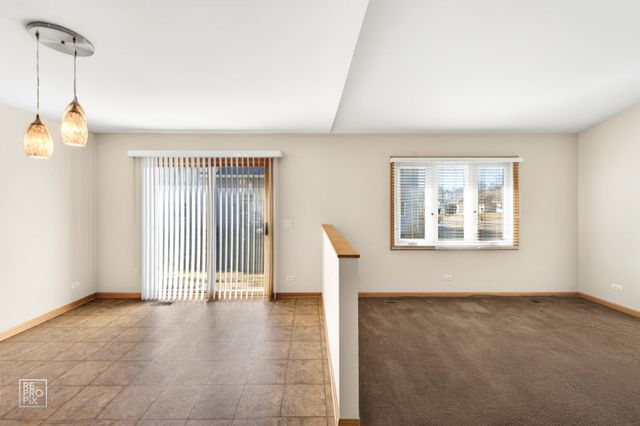 814 Bruce Robert Lane, Hampshire, IL 60140