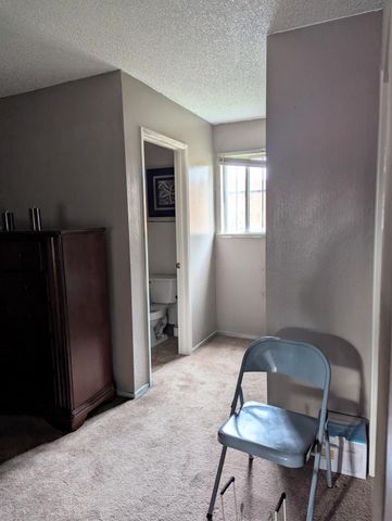 4815 E Geary Street, Fresno, CA 93725