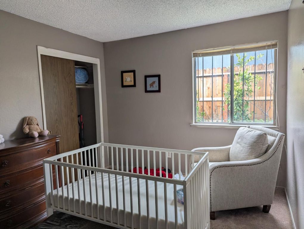 Image 11 of property listing at 4815 E Geary Street, Fresno, CA 93725