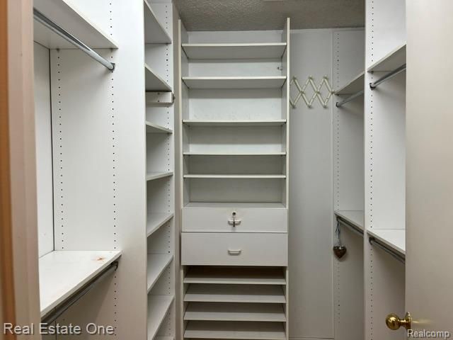 7943 Woodingham, West Bloomfield, MI 48322